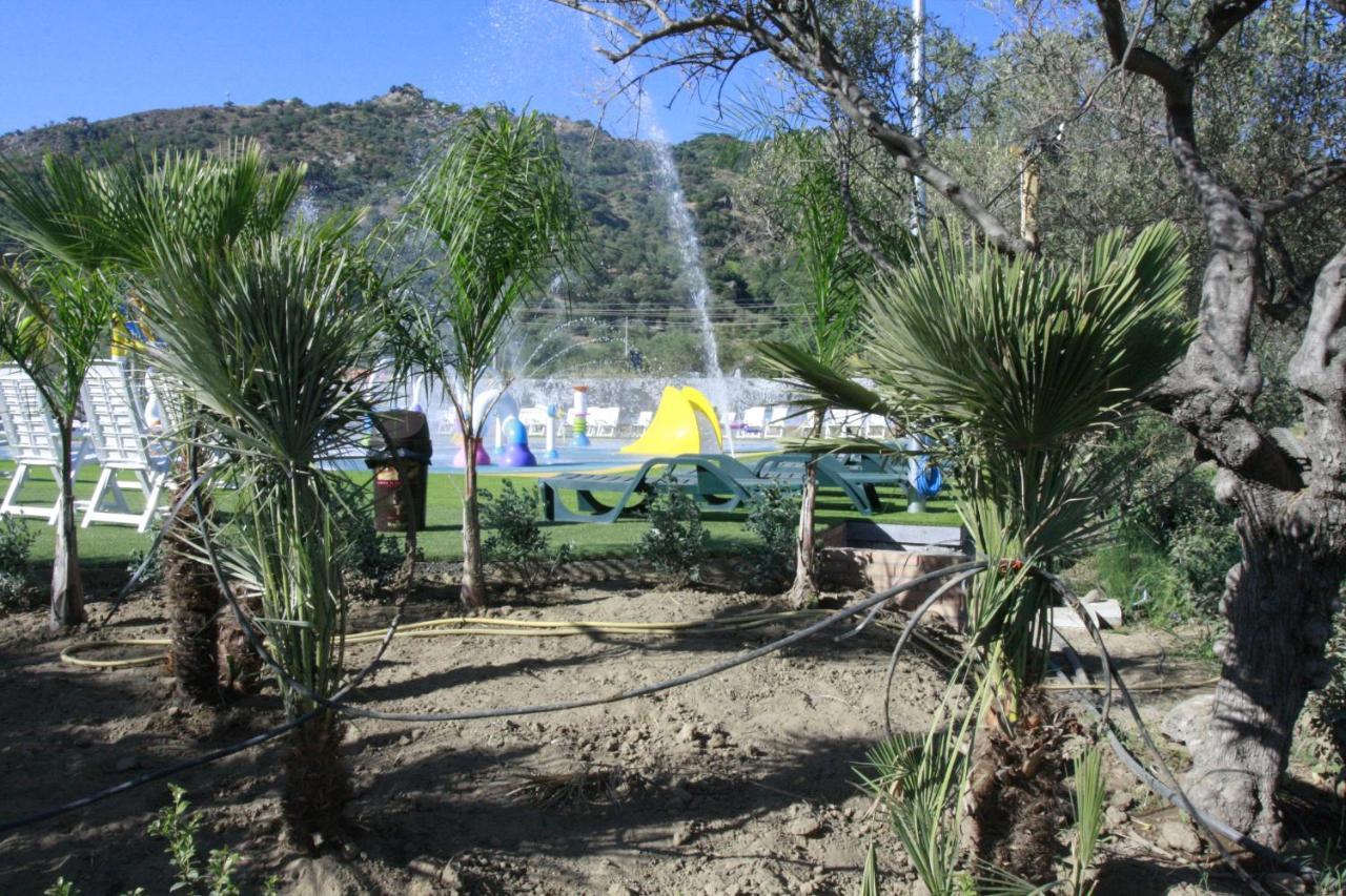 Glamping Alcantara Motta Camastra Ngoại thất bức ảnh